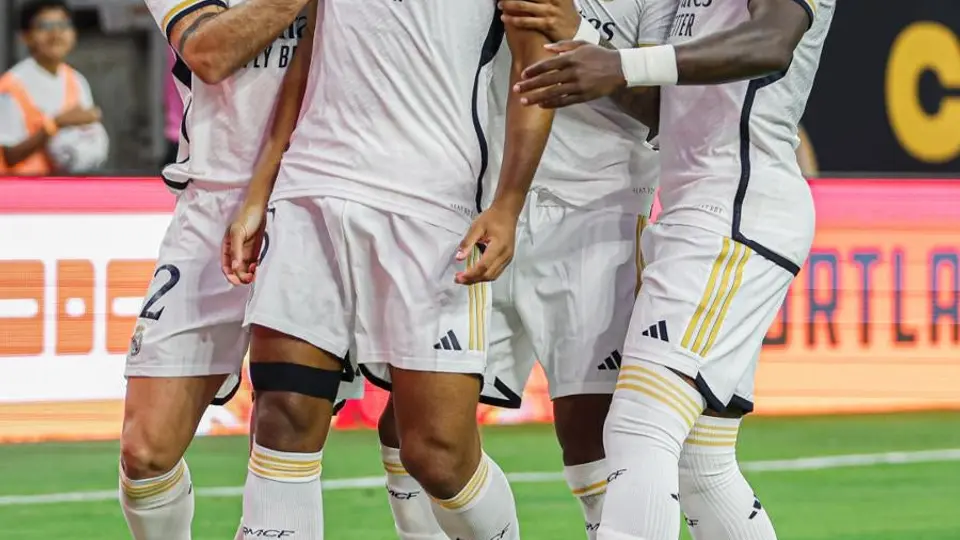 ¡No fueron bien recibidos! Vinícius Jr. y Jude Bellingham viven momento incómodo en Madrid