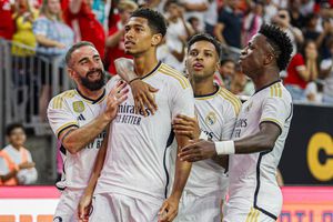 ¡No fueron bien recibidos! Vinícius Jr. y Jude Bellingham viven momento incómodo en Madrid