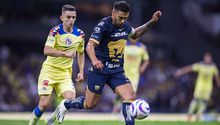 Toto Salvio se 'burla' de Fidalgo con espectaculares 'sombreritos' en Clásico Capitalino