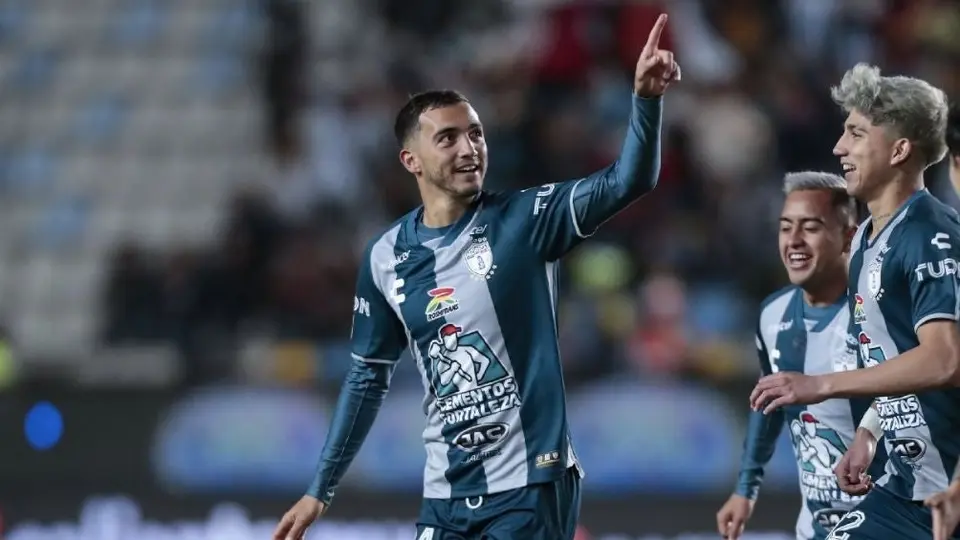 Luis Chávez viajó a Rusia para completar su pase al Dinamo Moscú