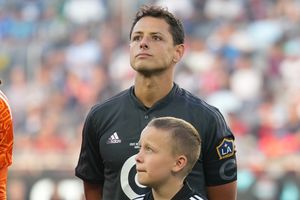 ¡Está 'pelón'! Chicharito Hernández sorprende con su nuevo corte de cabello