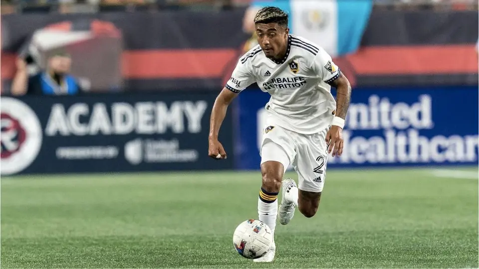 Julián Araujo deja Barcelona para jugar cedido con Las Palmas