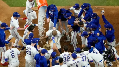 MLB: ¡Vaya inicio de Serie Mundial! Rangers deja en el terreno a D-Backs en extra innings