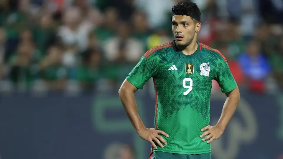 Raúl Jiménez 'saca la magia' e intenta una rabona en el México vs Ghana