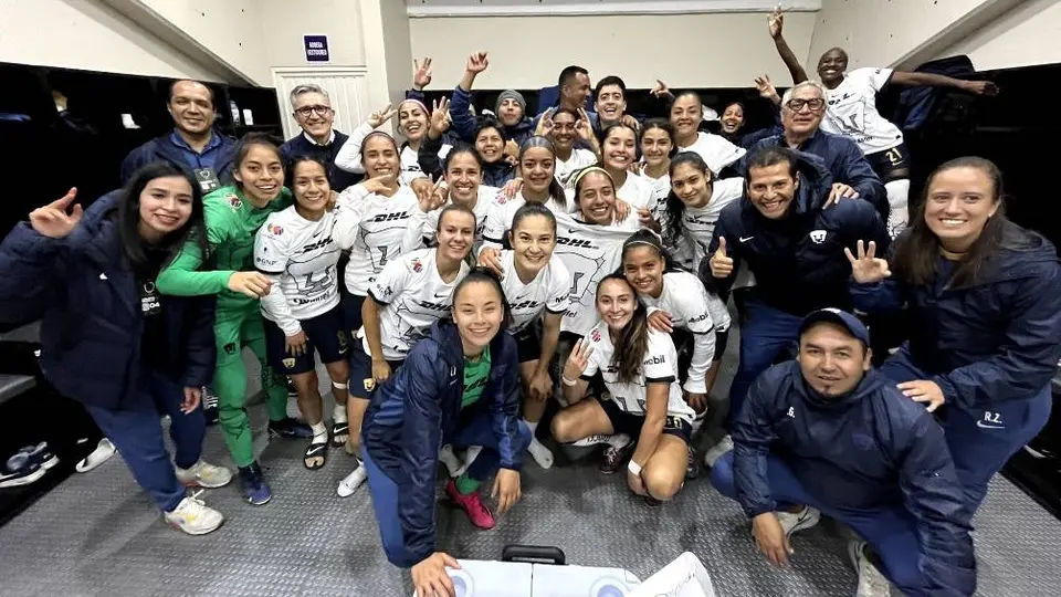 Luis Raúl González viajó con Pumas Femenil a Juárez para apoyarlas en el partido