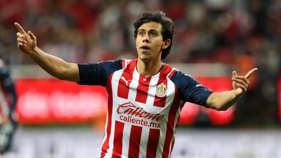 José Juan Macías reaparece en evento de Chivas y apunta a su regreso a las canchas