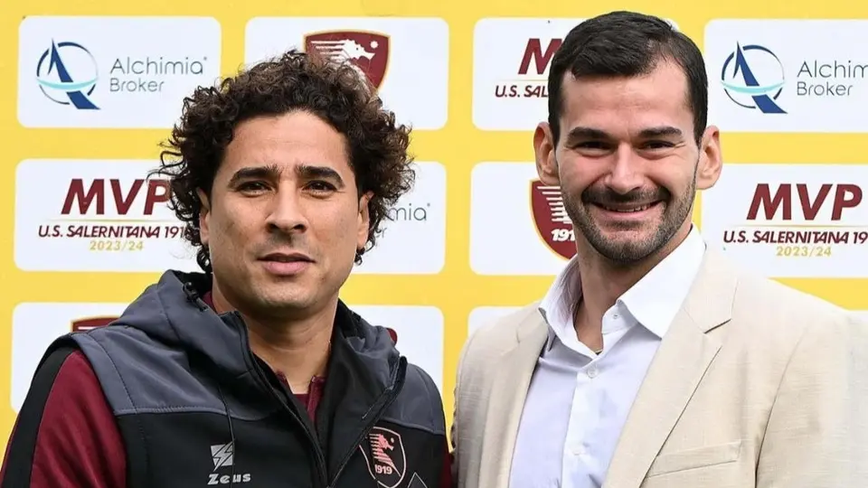 Guillermo Ochoa expresa su molestia por las decisiones arbitrales en el juego ante el Napoli