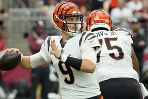 ¡Regresó Burrow! El QB lanzó para 3 anotaciones en la victoria de los Bengals