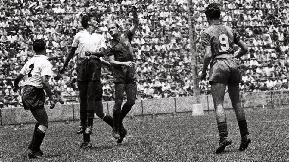 Futbol mexicano cumple 80 años de haberse profesionalizado