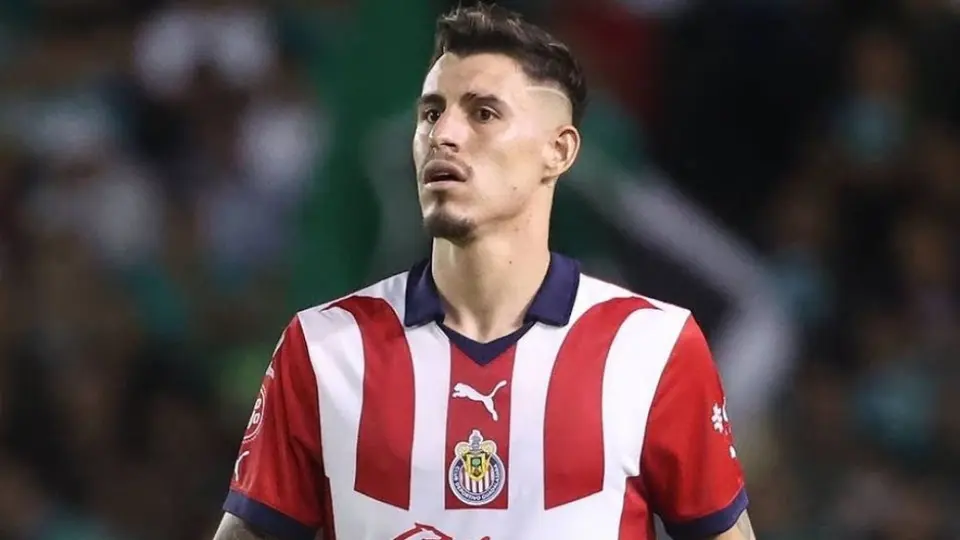 'Chicote' Calderón manda mensaje y menciona a Alexis Vega tras sanción de Chivas por indisciplina