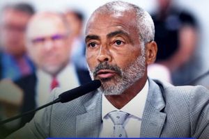 Romário mejora de manera 'progresiva' tras infección intestinal que lo llevó al hospital