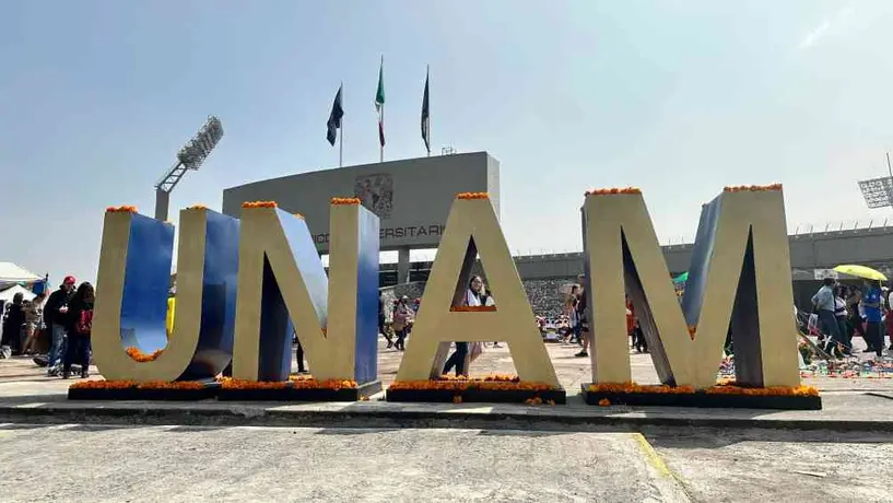¡Magnífica! La UNAM realizó su tradicional Mega Ofrenda, ahora en el Estadio Olímpico Universitario