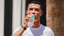 Cristiano Ronaldo es acusado de mentir sobre su agua mineral