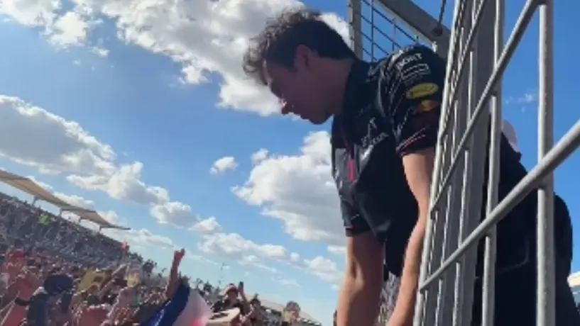 Checo Pérez sale y agradece a los fans en el Gran Premio de Estados Unidos
