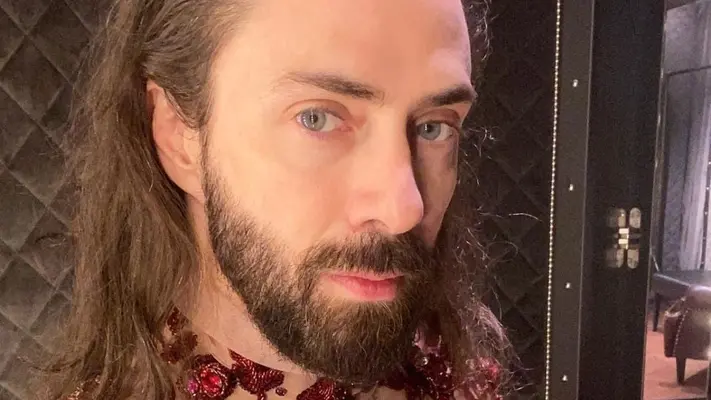 Jay de la Cueva anuncia su salida de Moderatto
