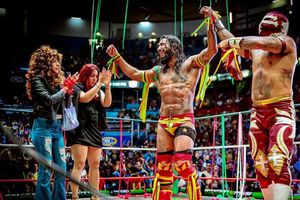 Dragón Rojo Jr. pierde su máscara contra Templario en el 90 Aniversario del CMLL