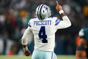 Dak Prescott: 'Mi mamá me regañaba por intercepciones'