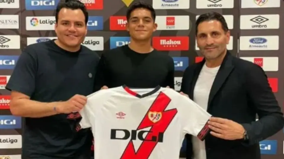 César Limón sueña en grande tras llegar al Rayo Vallecano: 'Me veo siendo referente y en Selección'