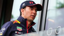 Checo Pérez sobre el choque de Russell: 'No se habla de eso, conmigo influye que sea mexicano'