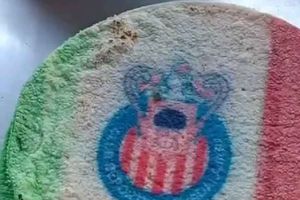 ¡Amor por Chivas! Tortilleria mostró su amor por el Rebaño al poner su escudo en las tortillas