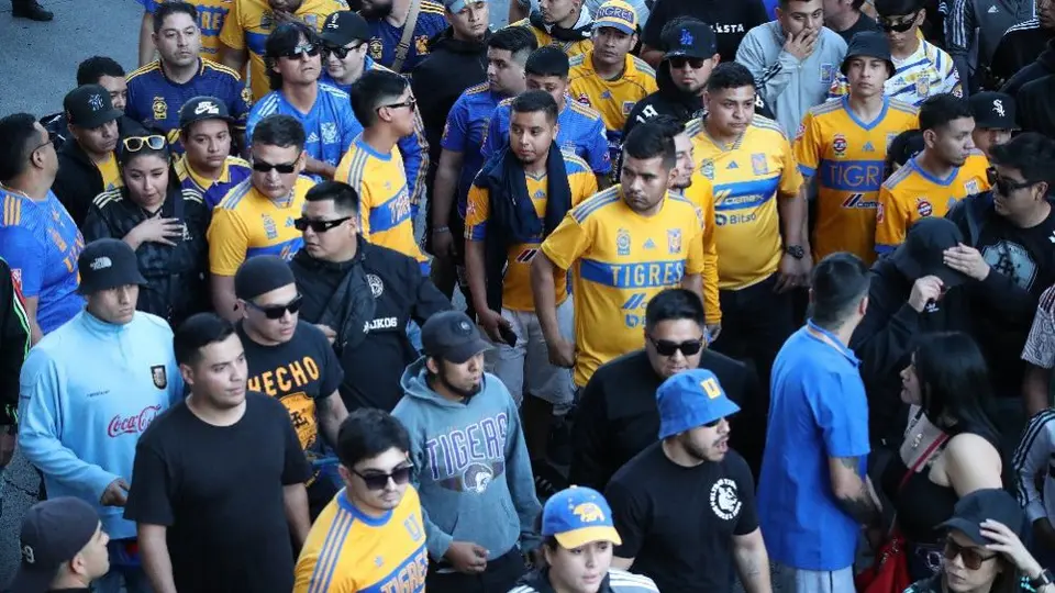 Autoridades niegan acceso a cientos de aficionados de Tigres al Estadio Jalisco