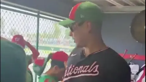 Joey Meneses dio regalos y convivió con la Selección Mexicana infantil en Williamsport
