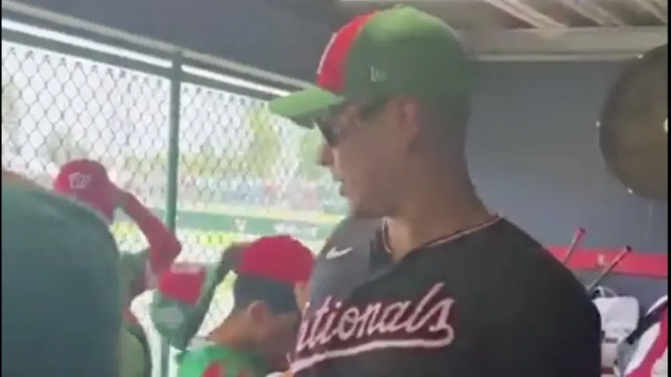 Joey Meneses dio regalos y convivió con la Selección Mexicana infantil en Williamsport