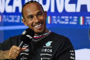 ¡El heptacampeón se queda! Mercedes renovó a Lewis Hamilton hasta el 2025