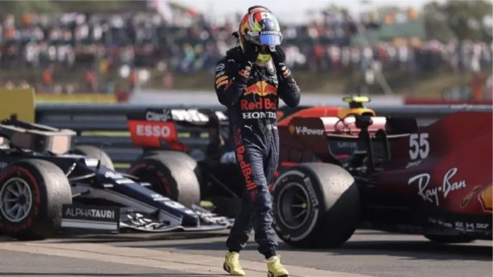 Helmut Marko sobre Checo Pérez: 'Es de los cinco piloto más rápidos, su debilidad es la clasificación'
