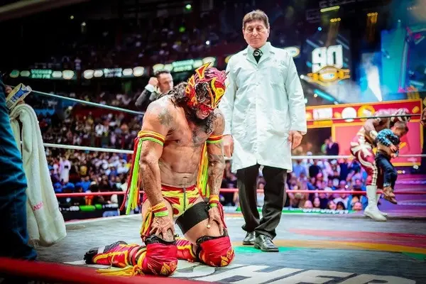 ¿Cuáles son las máscaras y cabelleras más siginficativas que han caída en una función de Aniversario del CMLL?