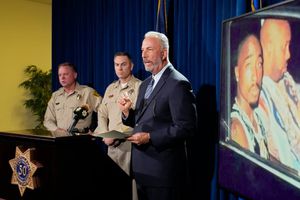 Autoridades de Estados Unidos detiene a presunto líder del asesinato de Tupac Shakur