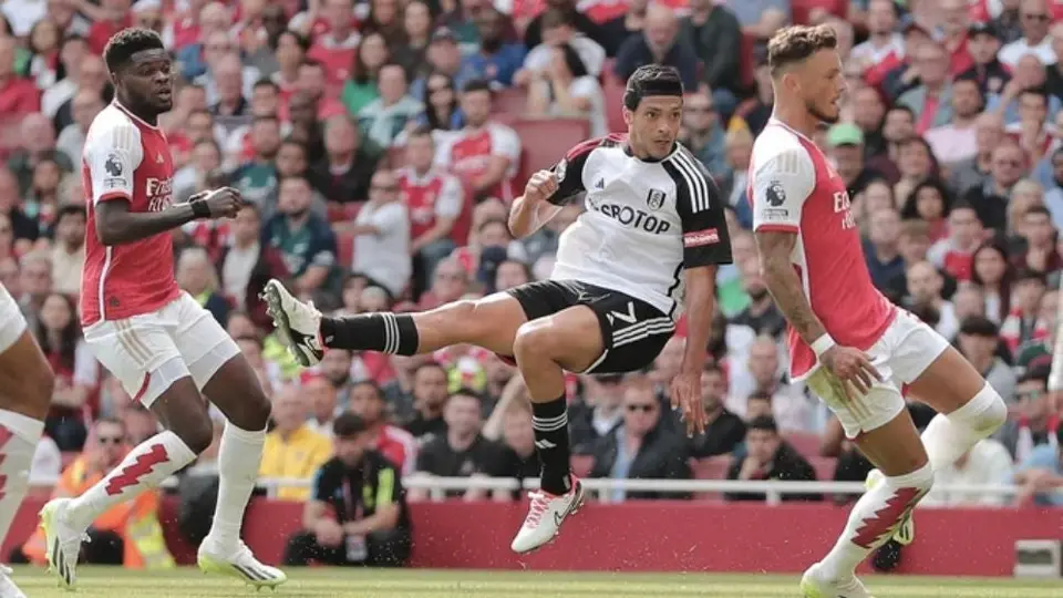 Premier League: El golazo que Raúl Jiménez se iba a mandar en el Arsenal vs Fulham