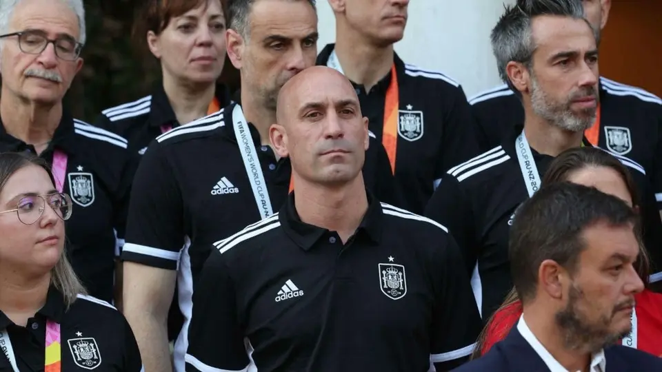Video contradice la defensa de Luis Rubiales sobre beso con Jenni Hermoso