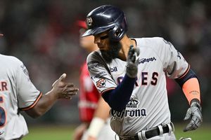 Tigres se roba el primero contra Diablos en los playoffs en el Harp Helú