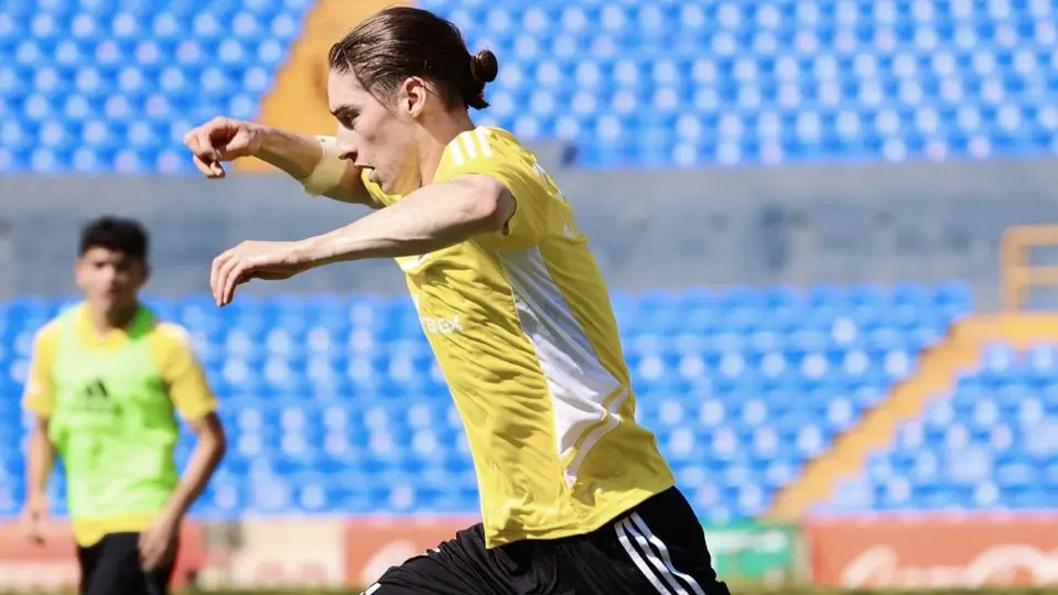 Marcelo Flores se luce con jugada fantasía en el entrenamiento con Tigres y las redes explotan