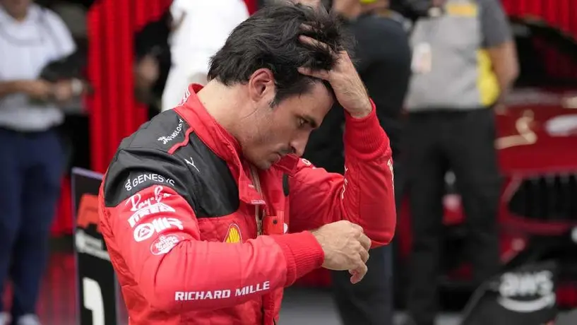 Carlos Sainz arremete contra Ferrari tras acabar sexto: 'He jugado en equipo y me penalizaron'