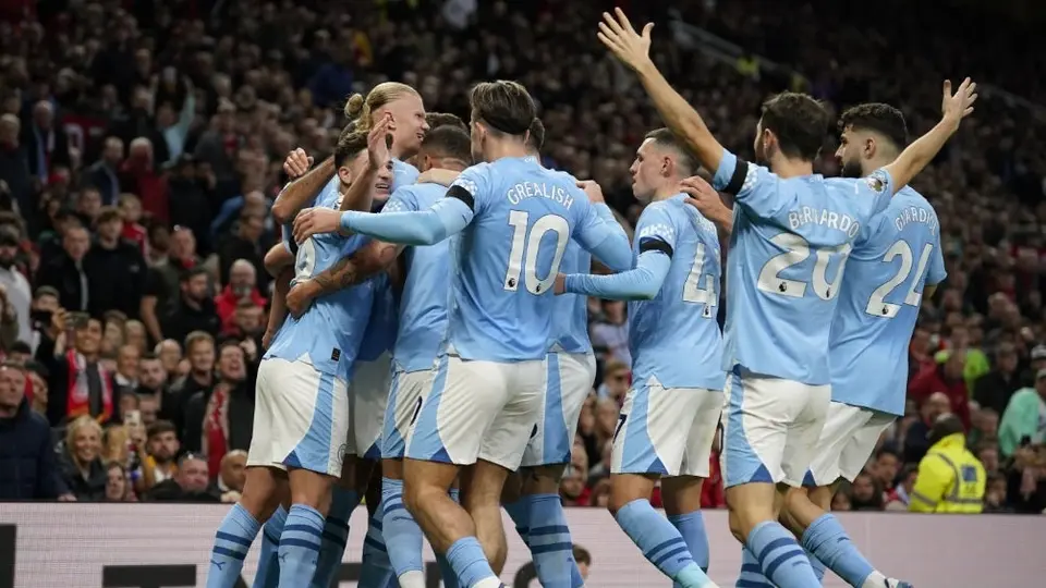 Erling Haaland anota doblete con Manchester City y llega a los 200 goles