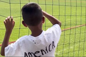 América cumplió el sueño de Chalino, el niño que se hizo viral por su amor al club