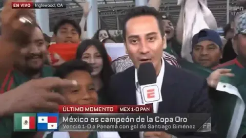 Aficionado mexicano se le 'olvida' el español en entrevista tras el título del Tri en Copa Oro