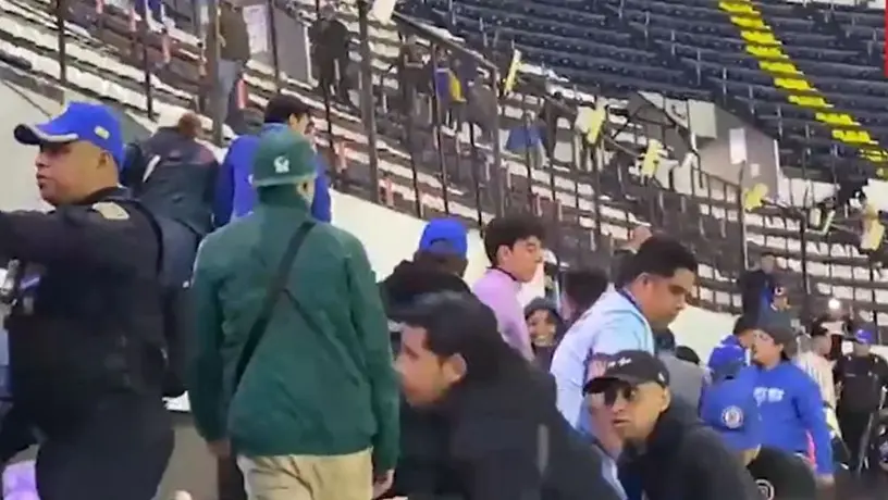 Se presenta conato de bronca en las gradas del Azteca al término del Clásico Joven