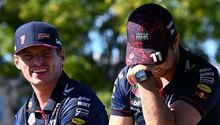 Christian Horner desata las risas al bromear sobre los hijos de Checo y los campeonatos de Max