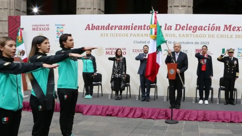 AMLO 'promete' premios y recompensas a atletas que participen en Panamericanos