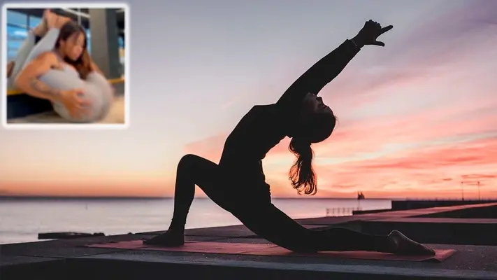 Mujer hace yoga y su flexibilidad en sus piernas impresiona y se hace viral