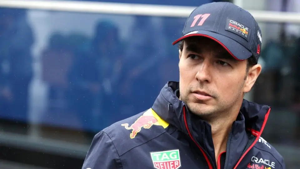 Helmut Marko vuelve a menospreciar a Checo y asegura que no puede competirle a Max