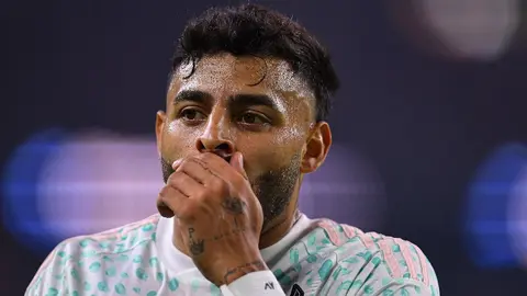 Afición de la Selección Mexicana pide a Alexis Vega 'enseñar de más' en juego vs Australia
