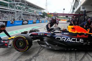 FIA prohíbe a los pilotos parar en pitlane tras el incidente de 'Checo' Pérez