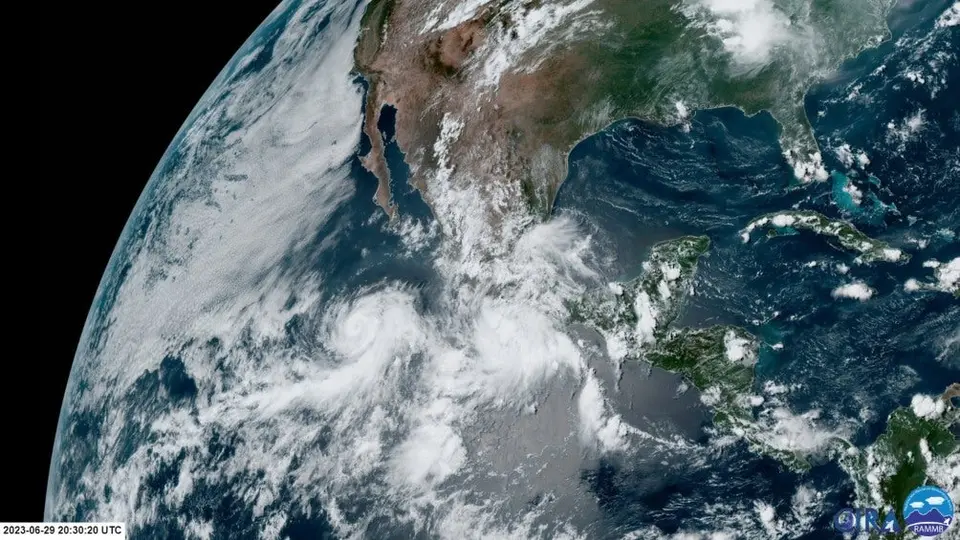 El ciclón tropical Beatriz pasó a convertirse en huracán