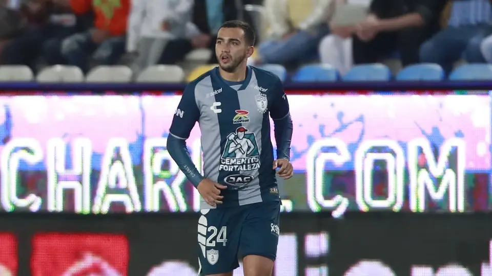 'Luis Chávez puede contratarse con cualquier equipo europeo': Armando Martínez