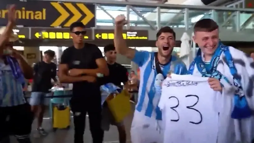 Málaga CF: Aficionados reciben a personas en aeropuerto como si fueran refuerzos del equipo