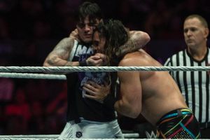 Dominik Mysterio tuvo recibimiento hostil en la Arena CDMX; le gritaron 'cu...ero'